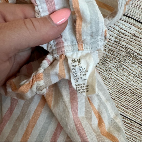 Cutest H&M Dress - Picture 4 of 4